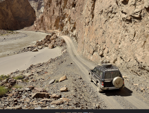 Car in the Bartang vallety