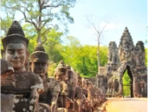 Entrance gate Angkoe Wat